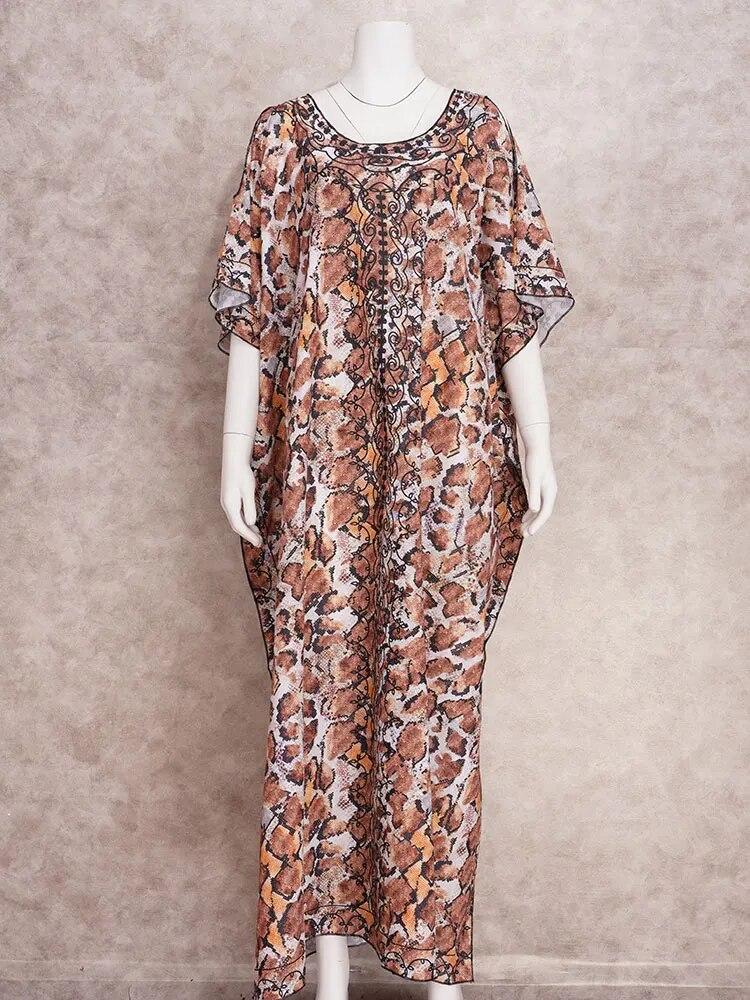 EDOLYNSA 2024 Leopardí kaftan plus sizeSexy šaty maxi se studenými rameny a rozparkem na bokuLetní oblečení pro ženyPlážové oblečení Krytí plavek