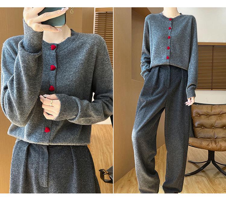 Women's 100% Wool Round Neck Long Sleeve Knit Cardigan with Cashmere Inner Layer