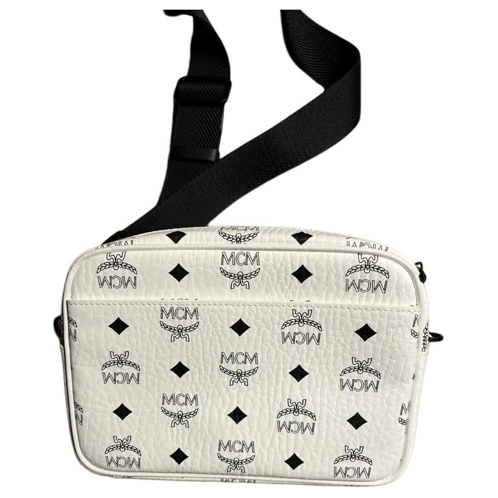 New MCM LOONEY TUNES Collaboration Limited Edition Coated Canvas Camera Bag, Shoulder Bag, Crossbody Bag Small Unisex White MMRDSTA07WT001