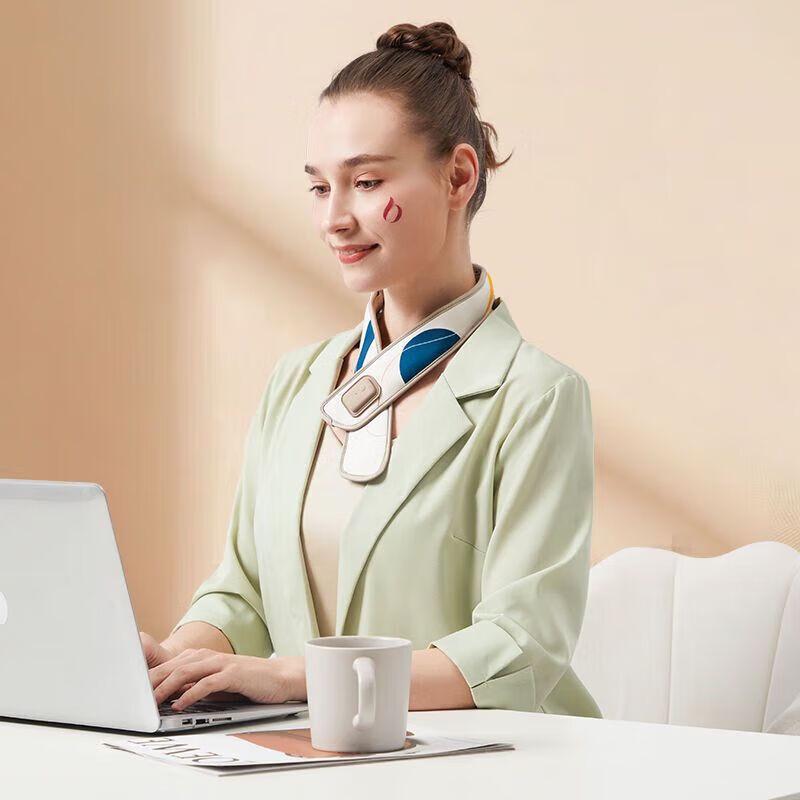 CLORIS Graphene Heating Neck Massager