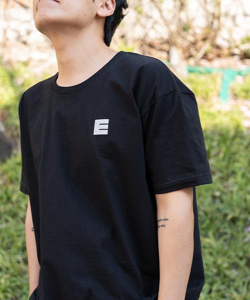Igseukeoseu E Logo Oversized Half T-Shirt Black