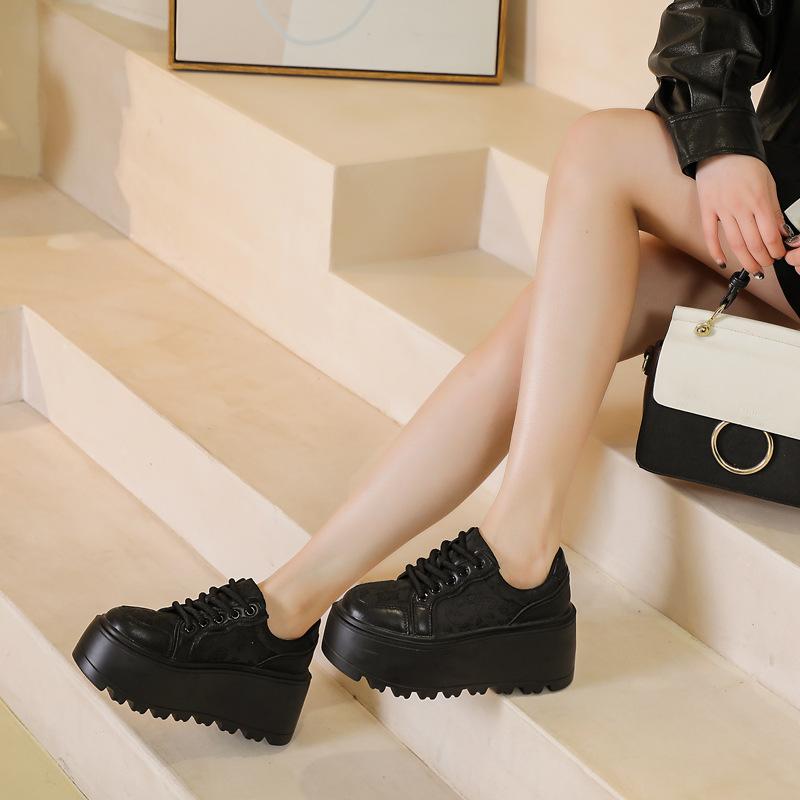 

Spring 2025 new platform shoes women s new Chinese irregular jacquard senior casual board shoes ins imitation embroidery 39