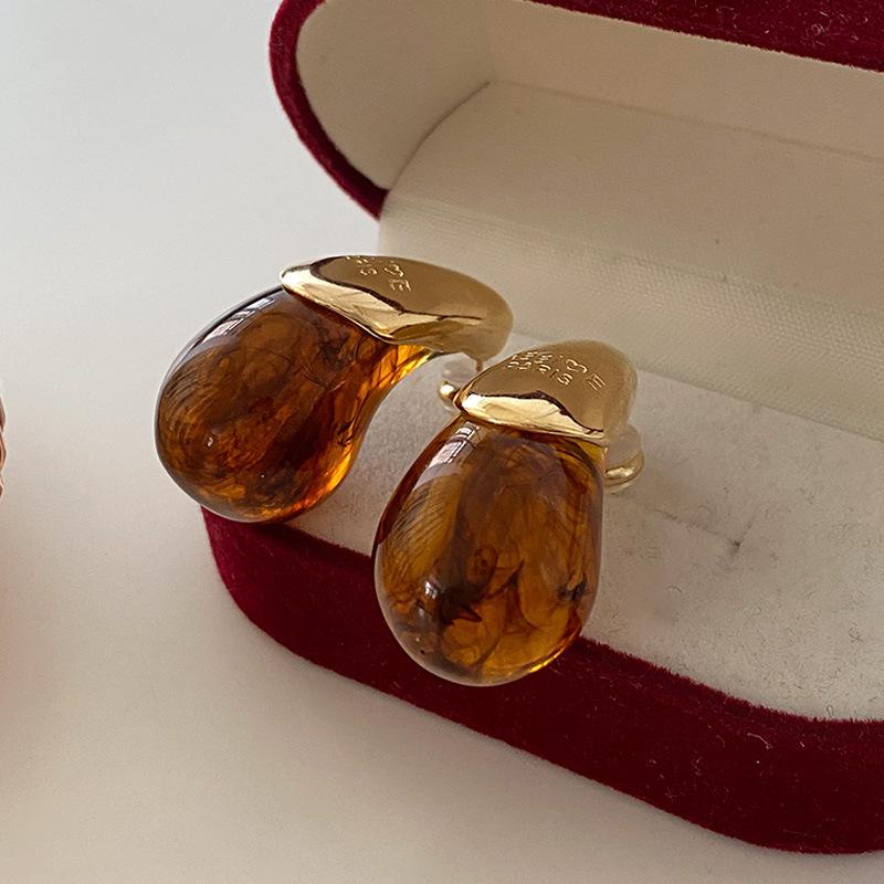 Square Maillard Earrings Autumn and Winter Earrings French Retro Design Temperament Foreign Style Small Fragrant Style Ear Buckle