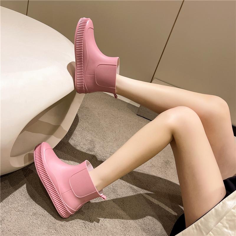 Rain shoes women's fashion outer wear overshoes lightweight waterproof rubber shoes new work non-slip adult short rain boots