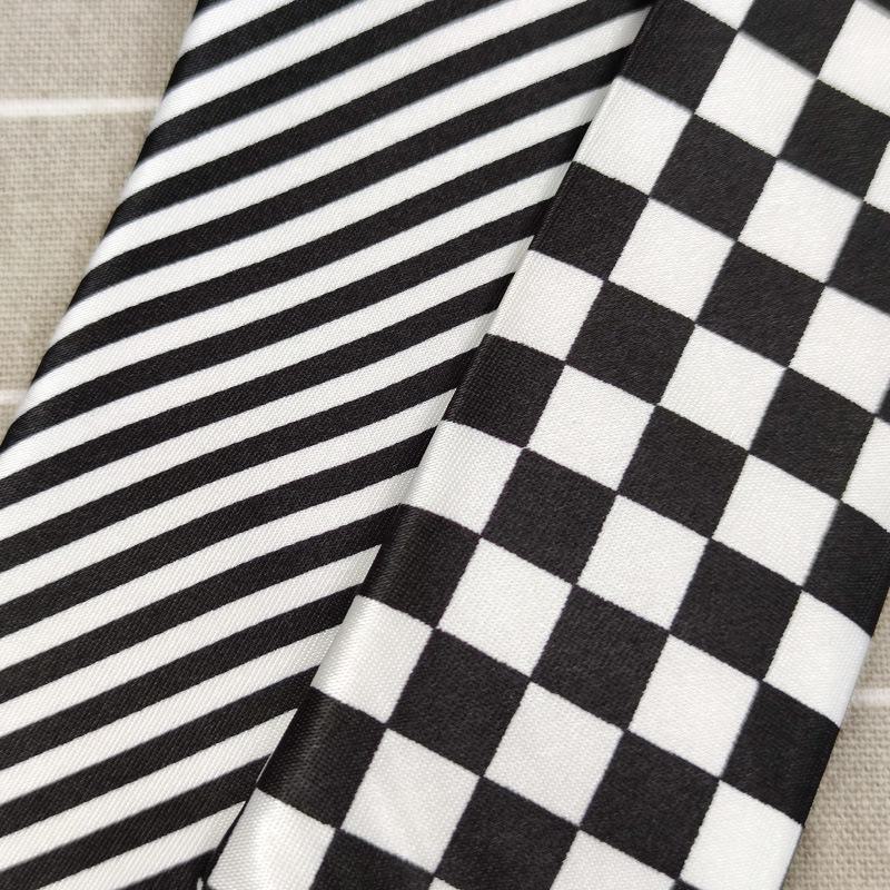 Checkered Black & White Narrow Tie In Pinstripe Design (5cm) - Trendy Matching Shirt or Photography Prop
