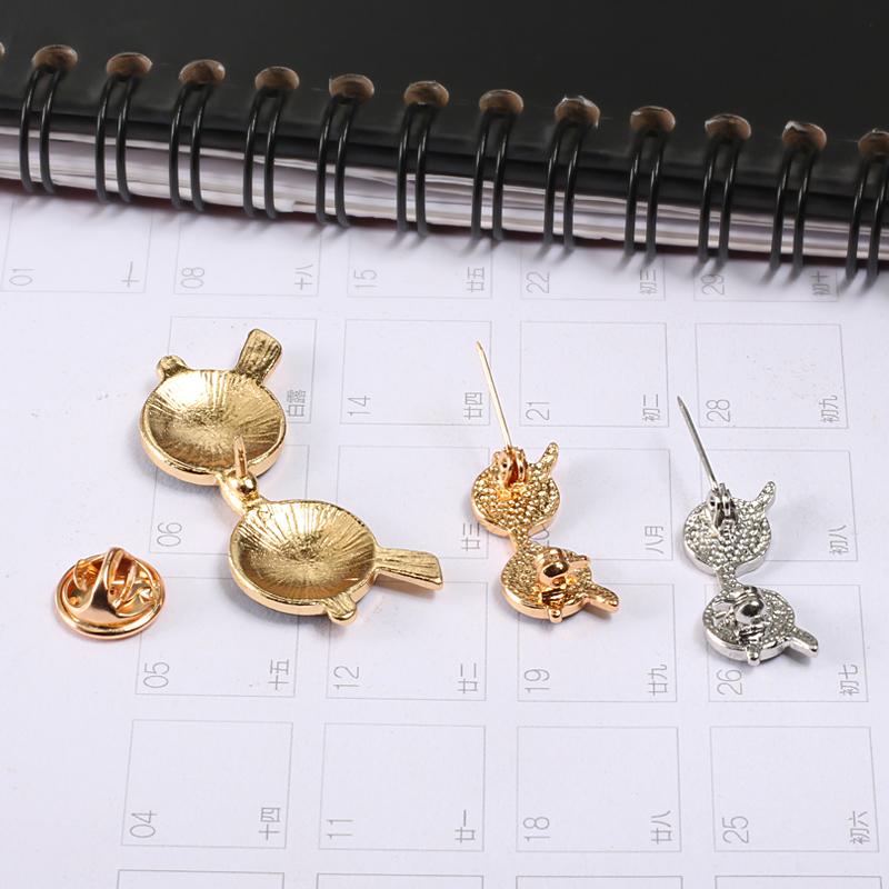 Oldschool Vintage Sunglasses Brooches Trinkets Unisex Enamel Pins Cartoon Small Glasses Badge Suit Shirt Metal Jewelry Drop Oil