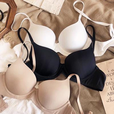 Kadınlar için Dikişsiz İç Çamaşırı Büyük Beden Sütyen Seksi Derin V Destekli Sütyen Düz Kablosuz Rahat 85 90 CDE Kupası İç Çamaşırı