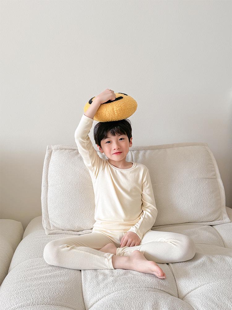 

2024 Детские теплые муссовые хлопковые осенне-зимние комплекты: Однотонные цвета, топы и брюки с круглым вырезом 140cm