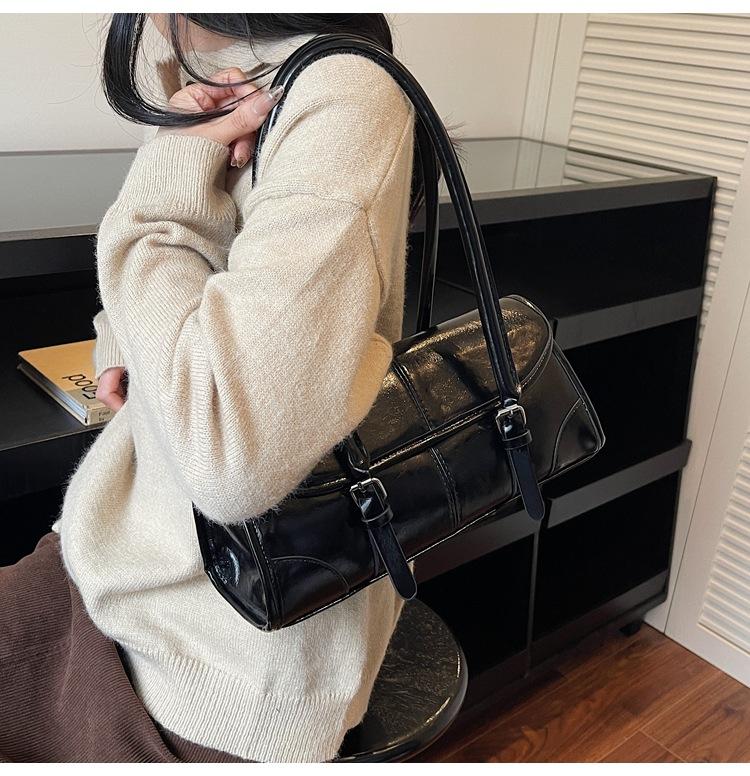 1Pc Oil Wax Leather Underarm Bag Women's High-end Niche Design Shoulder Bag Large Capacity Versatile Long Baguette Commuter Women's Bag