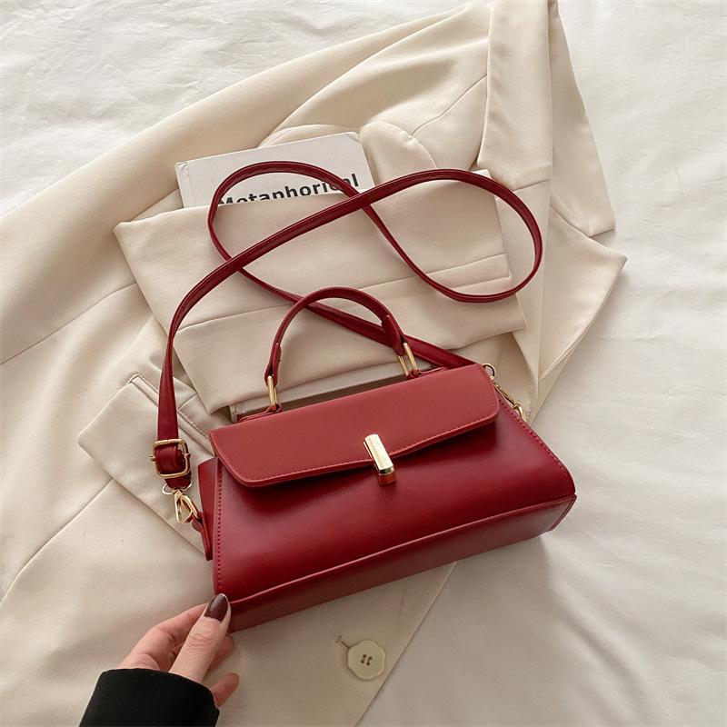 This Year, the Popular One-shoulder Small Bag Women's 2025 Spring New Fashion Handbag Texture Versatile Messenger Small Square Bag