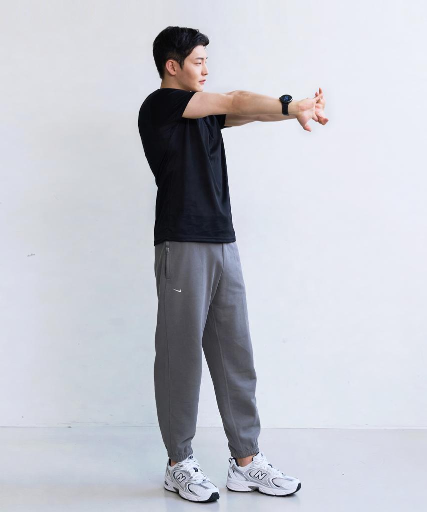 HECKCOOLNAM Mesh Cooling Muscle Fit Short Sleeve Running T-Shirt That Makes Shoulders Look Wider