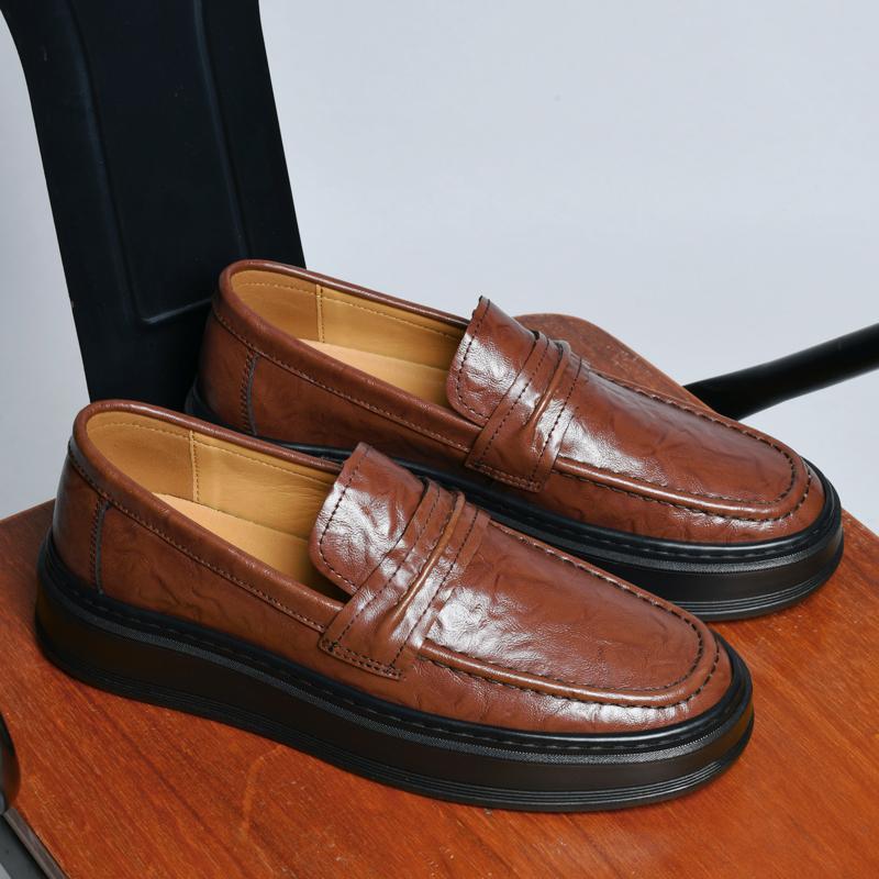 Fashion New Handmade Mens Sneakers Genuine Leather Male Loafers Slip On Casual Shoes Rome Soft Loafers Comfty Driving Footwear Moccasins