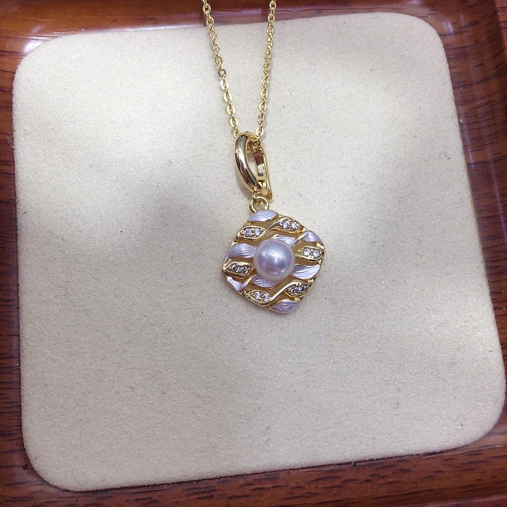 Vintage Geometric Rhombus Pearl Pendant with Zircon Detailing