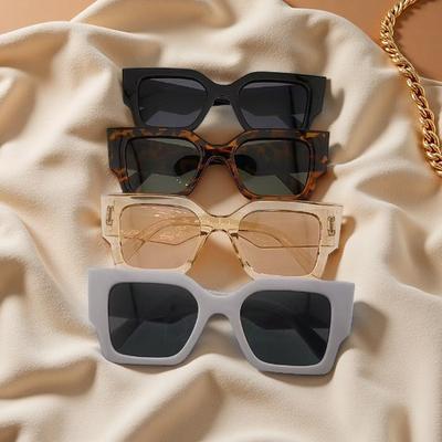 Women's Plastic Multi-color Square Thick Frame Personalized Decorative Trendy and Classic Simple Casual Vacation Travel Fashionable Glasses Suitable