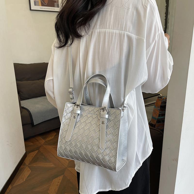 Textured Woven Pattern Solid Color Retro 2025 New Casual Simple Commuter Shoulder Crossbody Portable Small Square Bag Woman