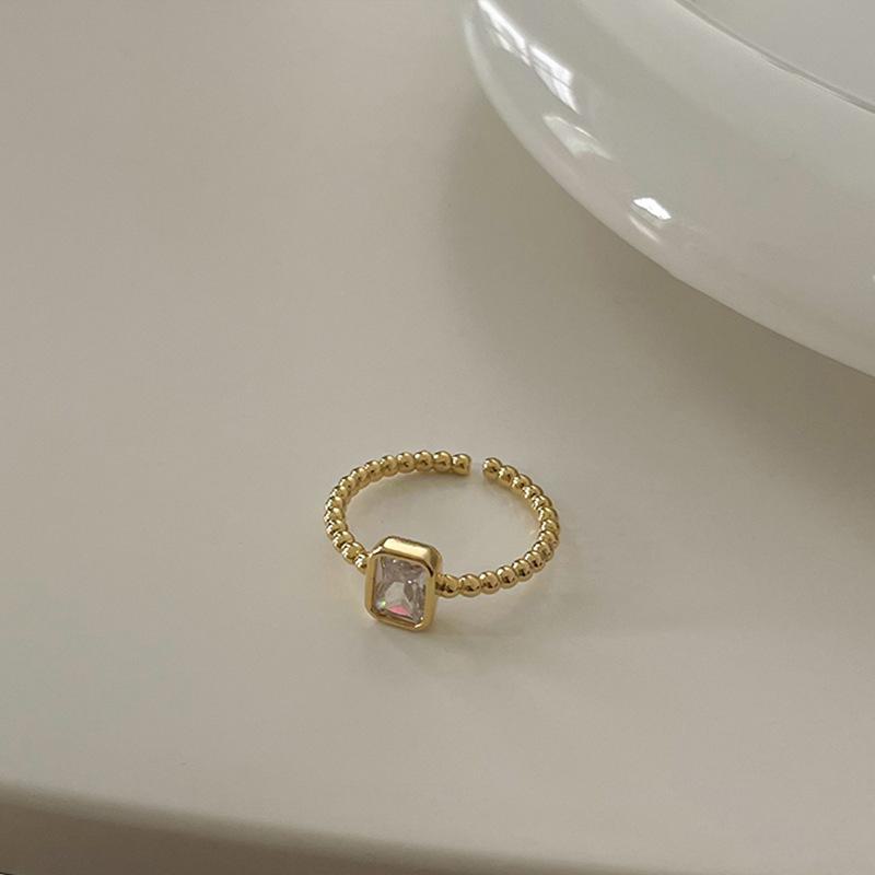 

Стильна каблучка з квадратним діамантовим індексом для жінок - Модний відкритий дизайн з унікальною розкішною привабливістю J2738