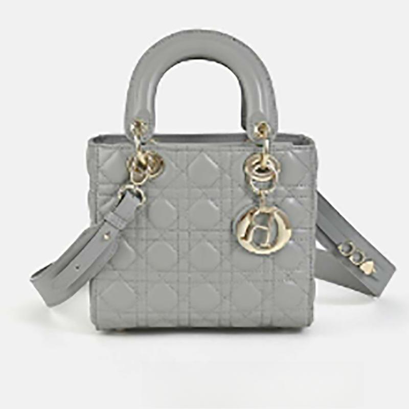 

Princess Diana s White Leather Handbag Is A Fashionable and Elegant Small Hand-held and Crossbody Bag for Women