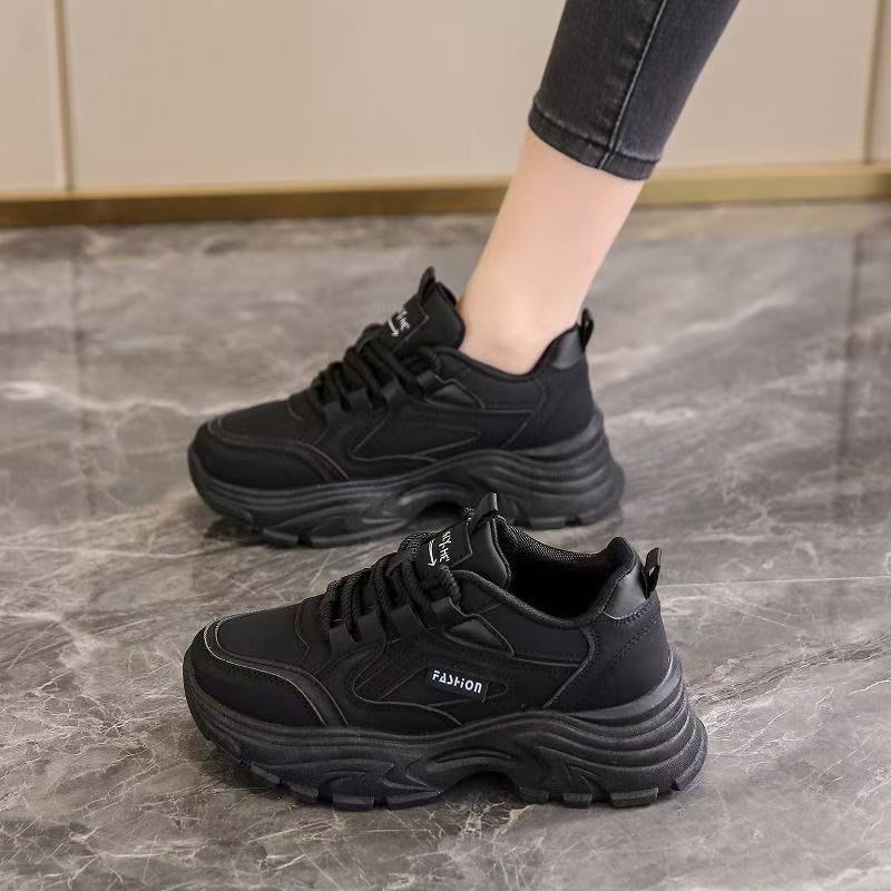 2025 new spring and autumn dirt-resistant dad shoes, light running shoes, soft-soled shock-absorbing sports shoes, women's fashion spring and summer m