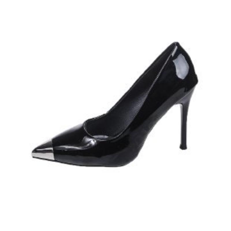 

Туфли на высоком каблуке с острым носком делают фигуру стройнее и изящнее.. Одиночные туфли для женщин 38 чёрный