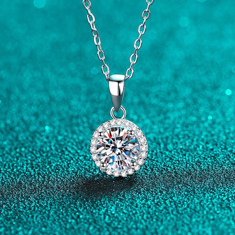 

Smyoue 1CT D Color Round Moissanite Pendant for Women Sparkling Diamond Necklace 6.5mm Stone 100% S925 Silver Jewelry