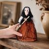 Halloween Küchenhexe Puppe Kleine Hexenstatue mit Besen Tischdekoration für Tisch