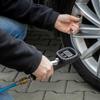 TIRE INFLATOR GUN WITH DIGITAL MANOMETER