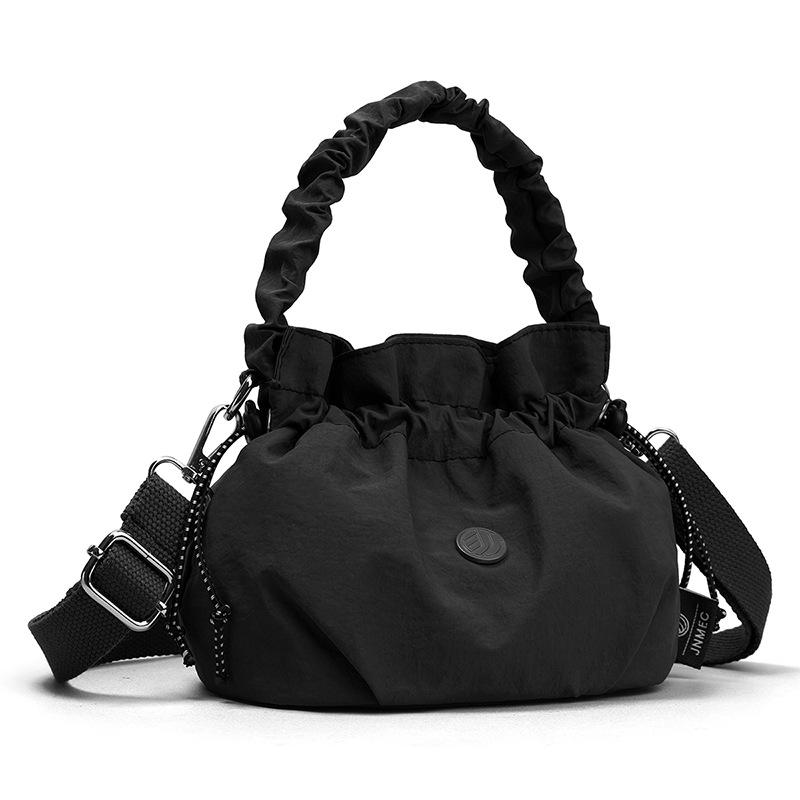 Geraffte Zugbeutel-Tasche mit gerafftem Griff Abnehmbarer Riemen Nylon Umhängetasche für den lässigen Alltag