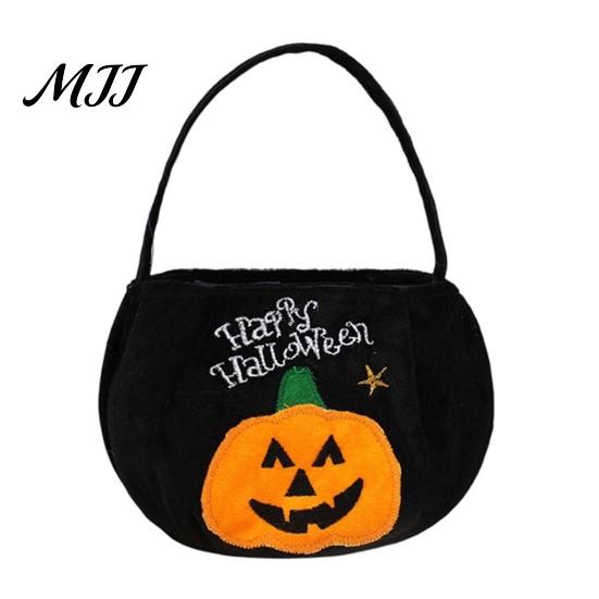 Soft Plush Pumpkin Basket Halloween Candy Bag, Cartoon Velvet Treat Tote for Portable Bucket Kids, Reusable Trick or Handbag, Party Favor