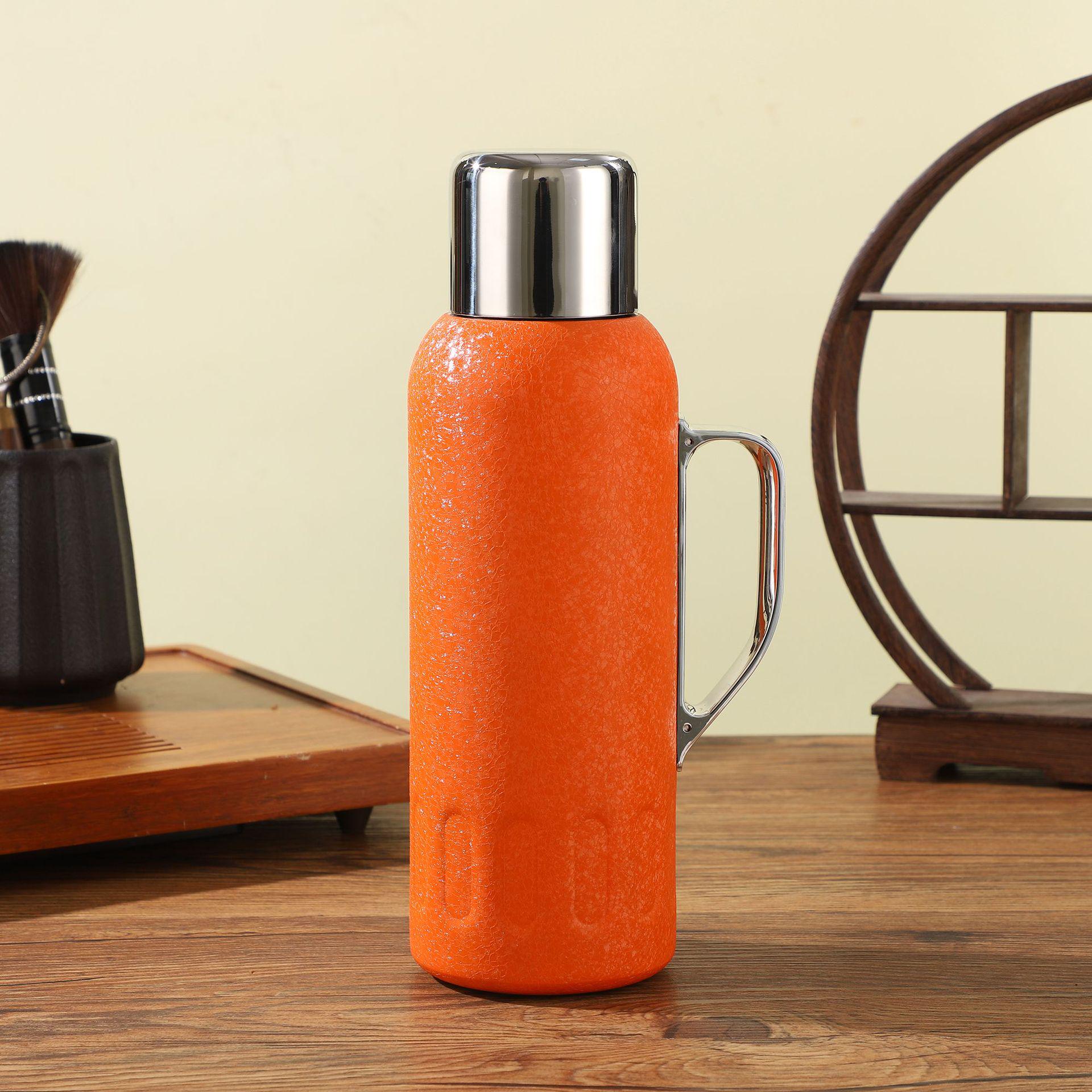 

Large Capacity Stainless Steel Thermos Flask with Temperature Display and Handle for Portable Tea Brewing 800ml оранжевый