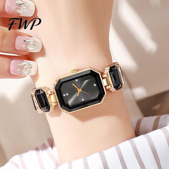 Sparkling Women Watch Ladies Bracelet Quartz Rhinestone Rectangular Dial Dress Faux Diamond Wristwatch for Elegant Jewelry Timepiece Eye-catching