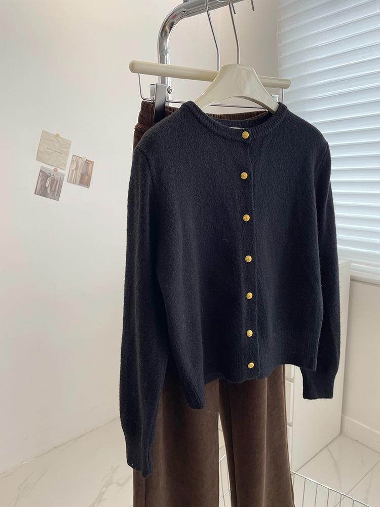 Whitening Raspberry Pink Gold Button Knit Cardigan - Women's Autumn/Winter Korean Style, Soft, Thick, Warm, Round Neck Wool.