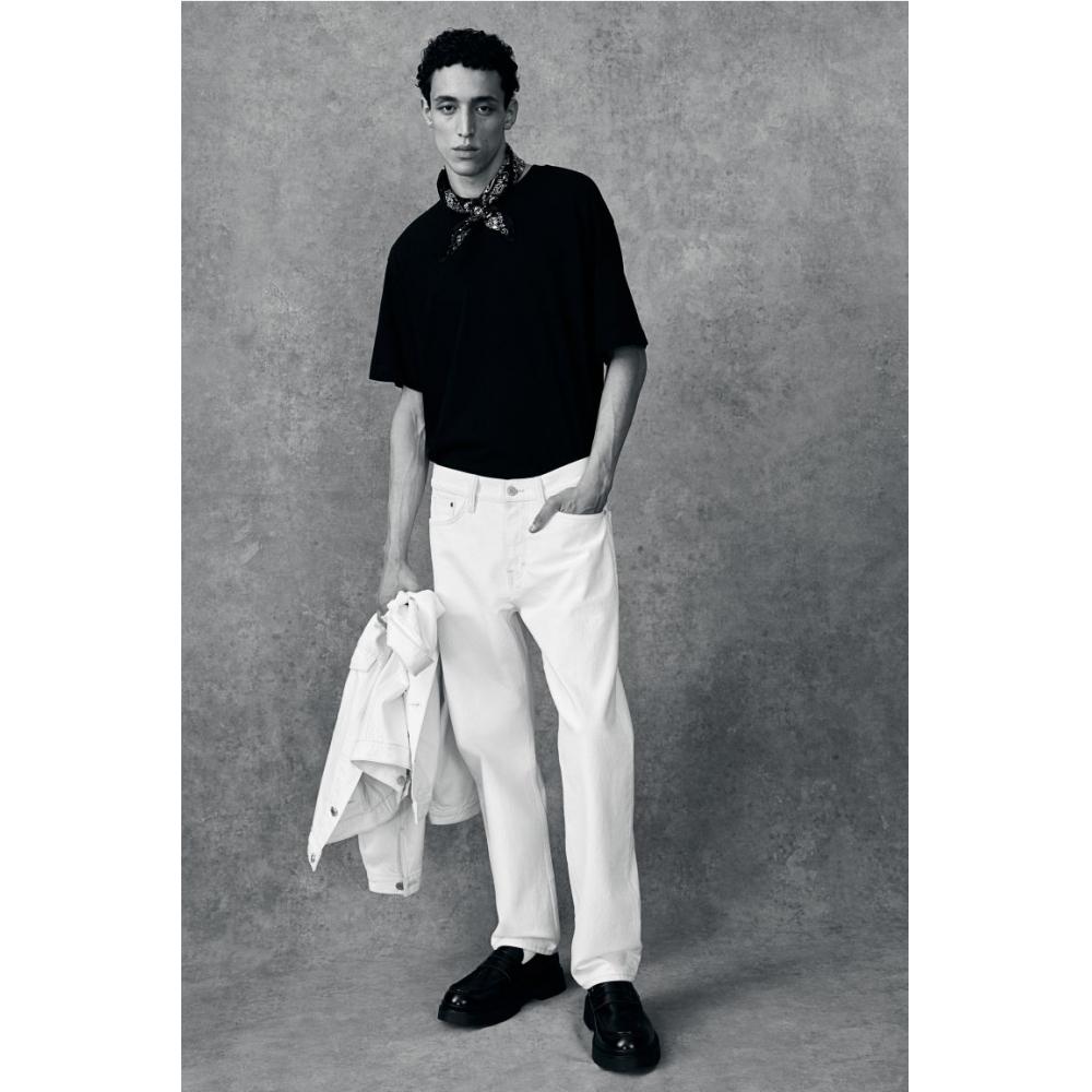 H M Relaxed Fit Jeans wHite