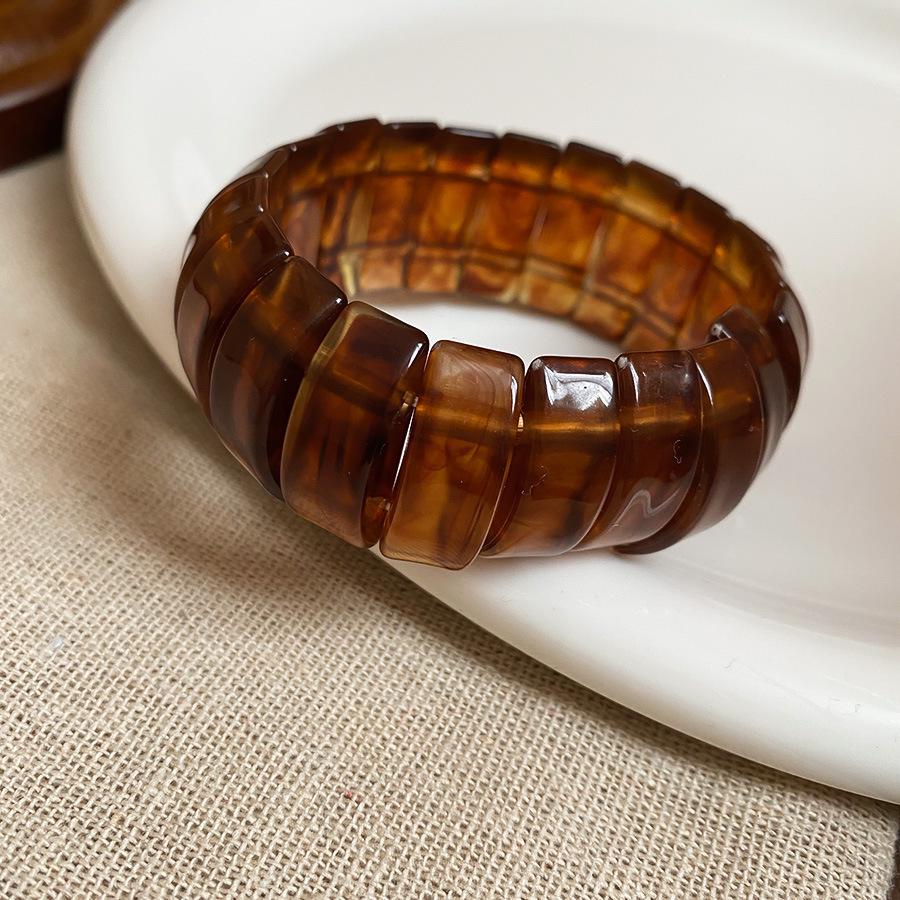 Gradient Geometric Resin Bracelet: Elegant, Versatile Fashion Jewelry for Women
