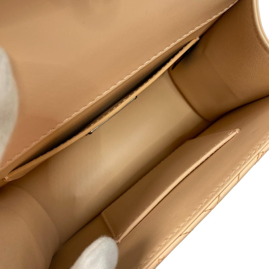 Używana torebka na ramię BVLGARI Różowa skóra Kobiety