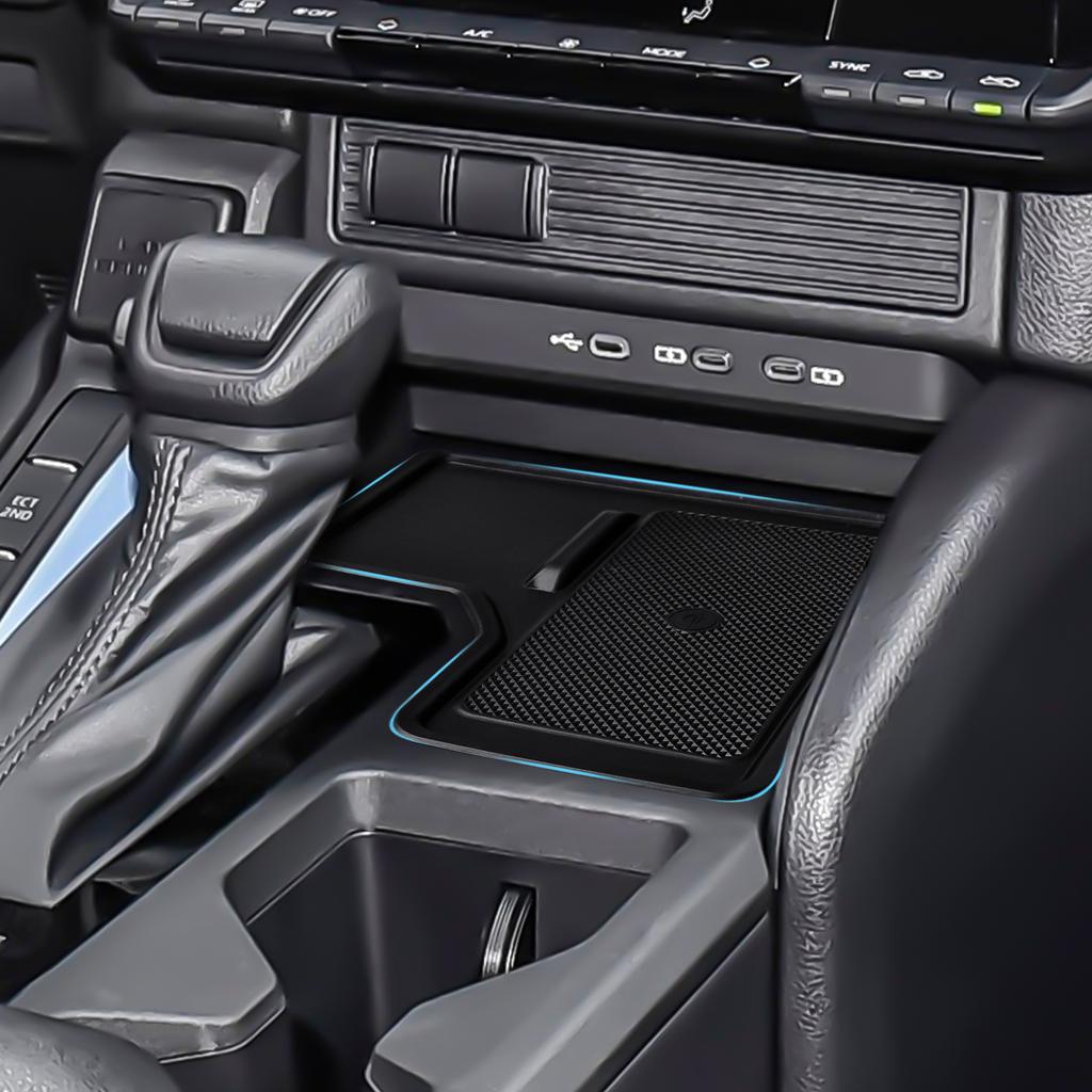 For Toyota Land Cruiser 250 Prado J250 2025 2025 Center Console Wireless Charging Mat Silicone Protective Pad Car Accessories
