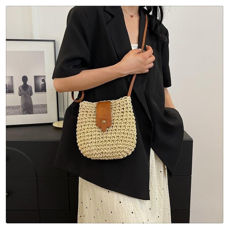 Ielgy Woven Straw Bag Niche Design Fashion Seaside Beach Mobile Phone Bag Shoulder Crossbody Female Bag