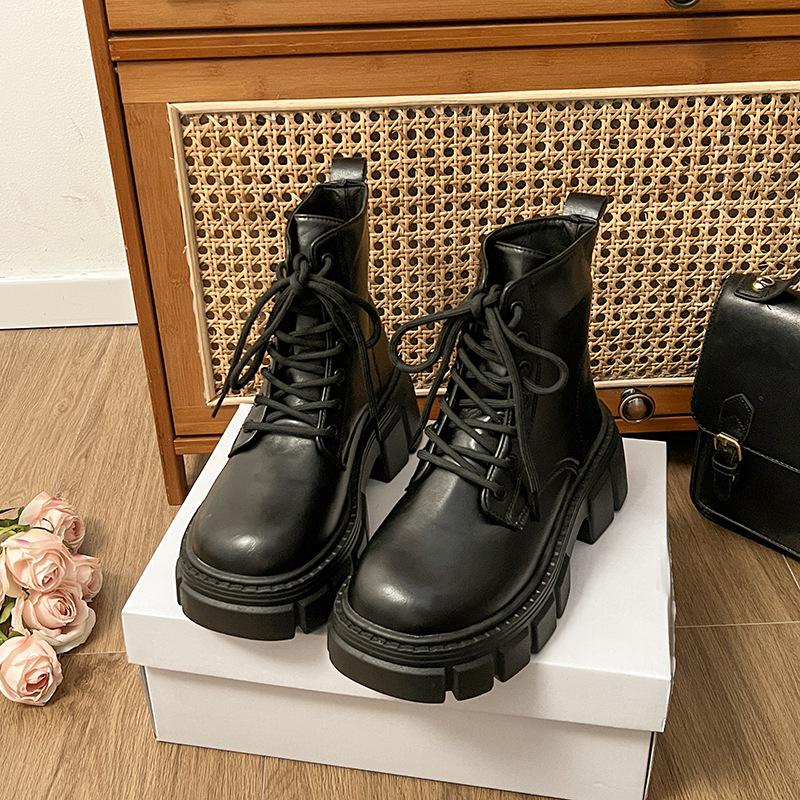 

British Martin boots women s 2025 new popular tooling boots thick-soled short boots women s spring and autumn single boots locomotive boots 39 чёрный