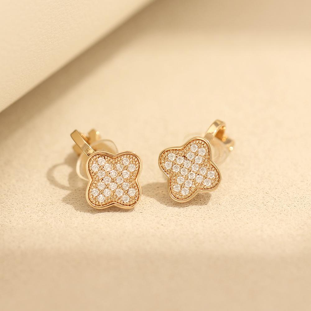 Classic Fashion Micro-inlaid Zircon Gold and Silver Gold-plated Earrings Versatile Leaf Stud Earrings Without Ear Holes Ear Clip Earrings for Women