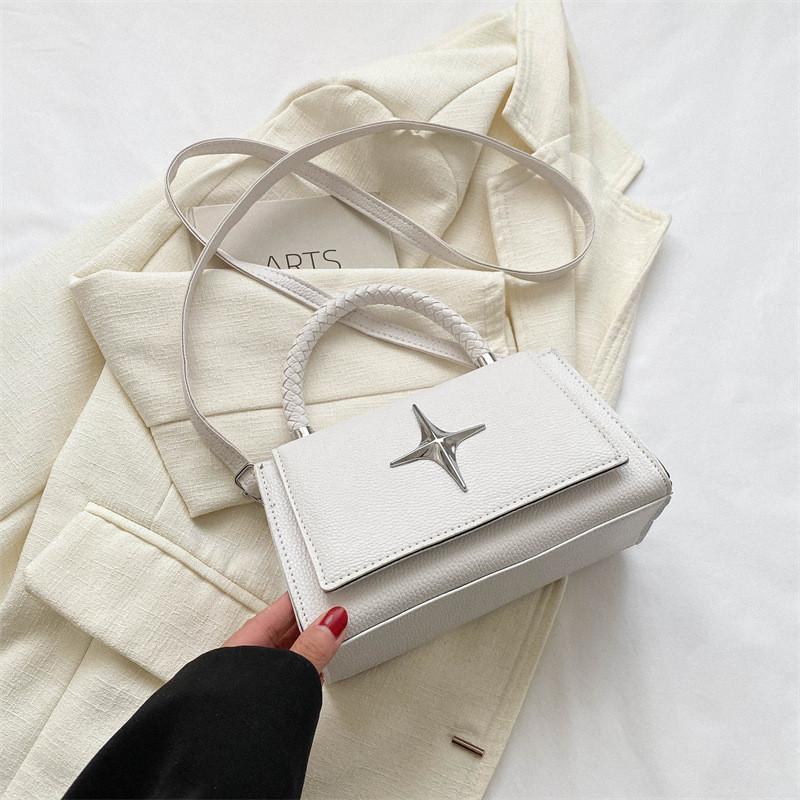 

Fashionable Fall 2023 Street Style Pu Leather Shoulder Bag With Magnetic Closure білий