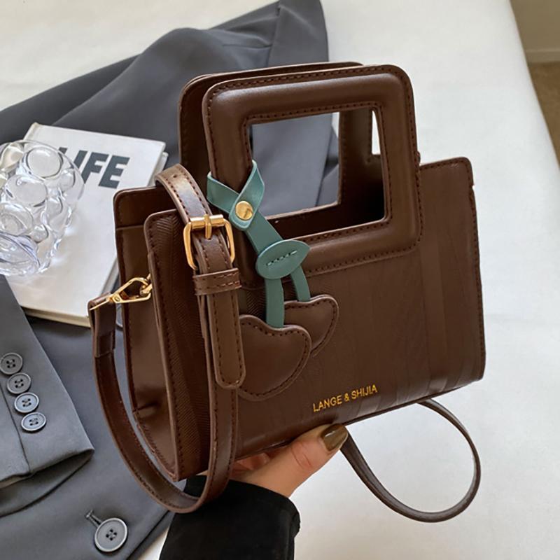 

Модная и простая ручная маленькая сумка для женщин, новинка 2024 года, нишевая пригородная сумка, универсальная сумка через плечо в стиле ретро на одно плечо one size кофейный