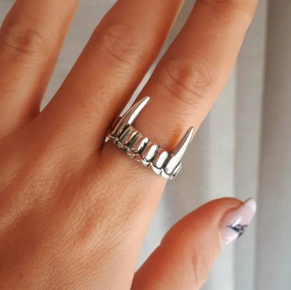 Antique Vampire Teeth Silver Color Open Ring for Women Men Retro Creative Hiphop Adjustable Rings Punk Party