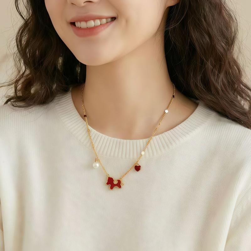 Yuhé Red Heart Necklace with Natural Pearl, Women's Light Luxury Style, Small Zodiac Horse Pendant Necklace