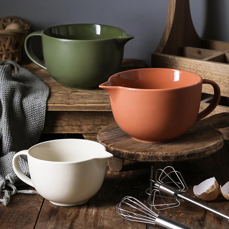 LePantry Ceramic Mixing & Measuring Bowl with Handle and Spout