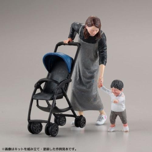 Kaiyodo ARTPLA Tourist and Giraffe Set, Unpainted and Unassembled Plastic Model Kit AP005