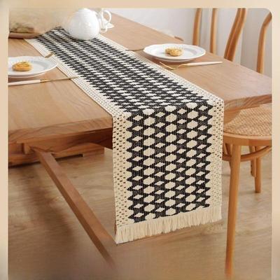 Nordic Simple Siyah & Beyaz Jakarlı Masa Örtüsü