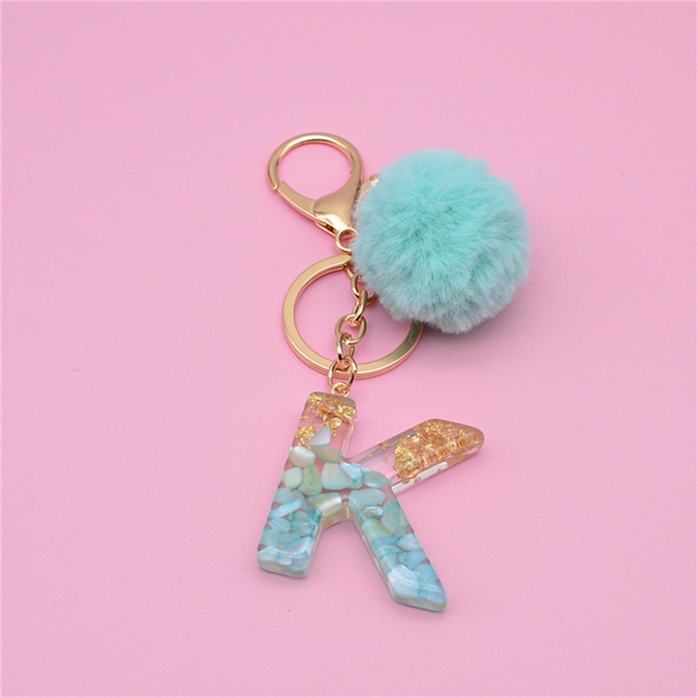 26 inicjały litera klucz wisiorek z zielonym puszystym pomponem moda dziewczęca torebka brokat gradientowa żywica alfabet brelok Charms