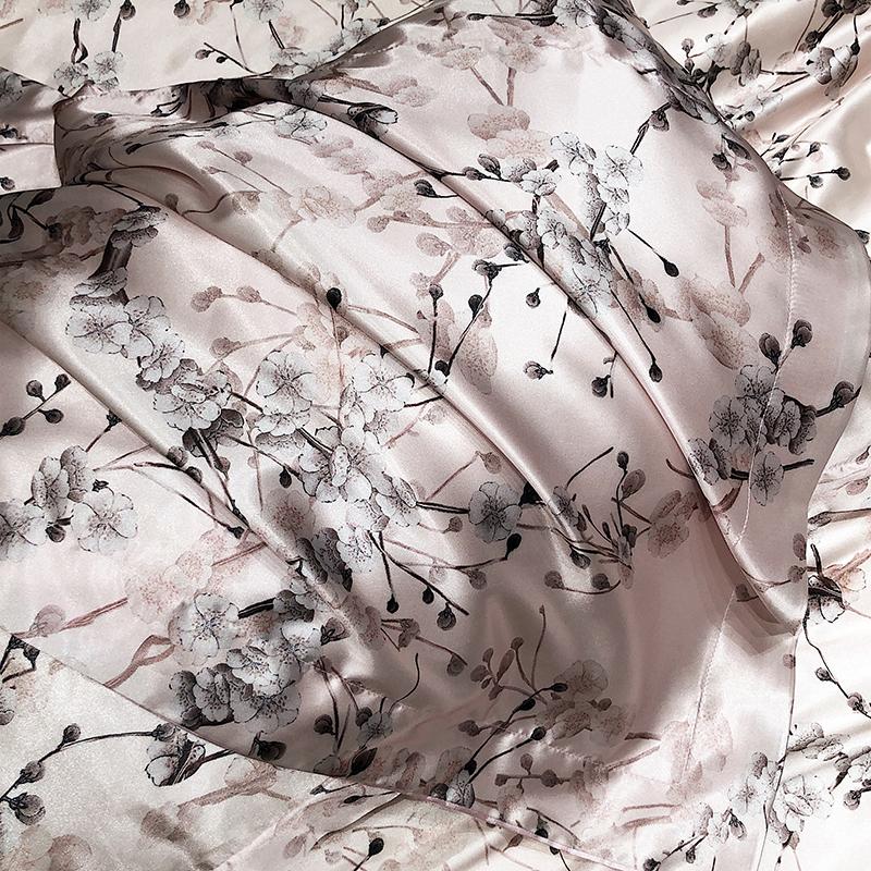 Luxury High-end Silk Bedding Set Silky Satin Quilt Cover Set Printed Queen King Duvet Cover Soft Gift for Your Lover Friends