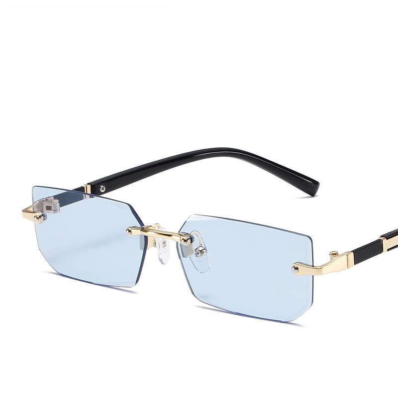 Modne kwadratowe okulary przeciwsłoneczne bez oprawek z kolorowymi soczewkami oceanicznymi i metaliczną teksturą