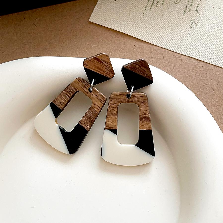 Silver Needle Marbled Resin Wood Splicing Retro Ethnic Earrings: Personalized High-End Hollow-Out Studs for Women