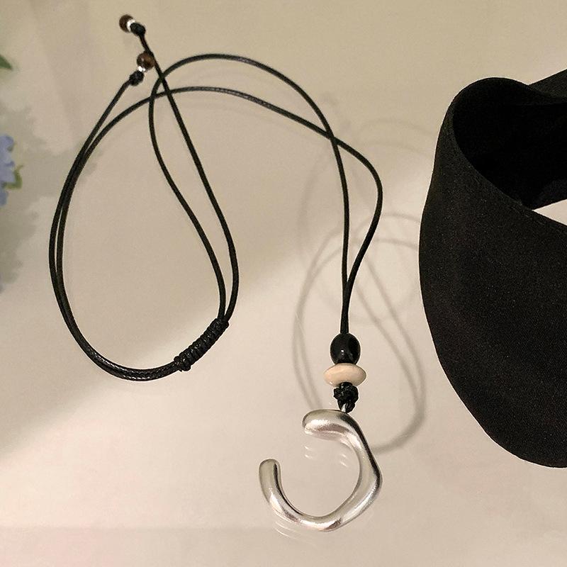 

Long Adjustable Rope Temperament Irregular Matte Color Metallic C Shape Beads Pendant Necklaces for Women Sweater Chain